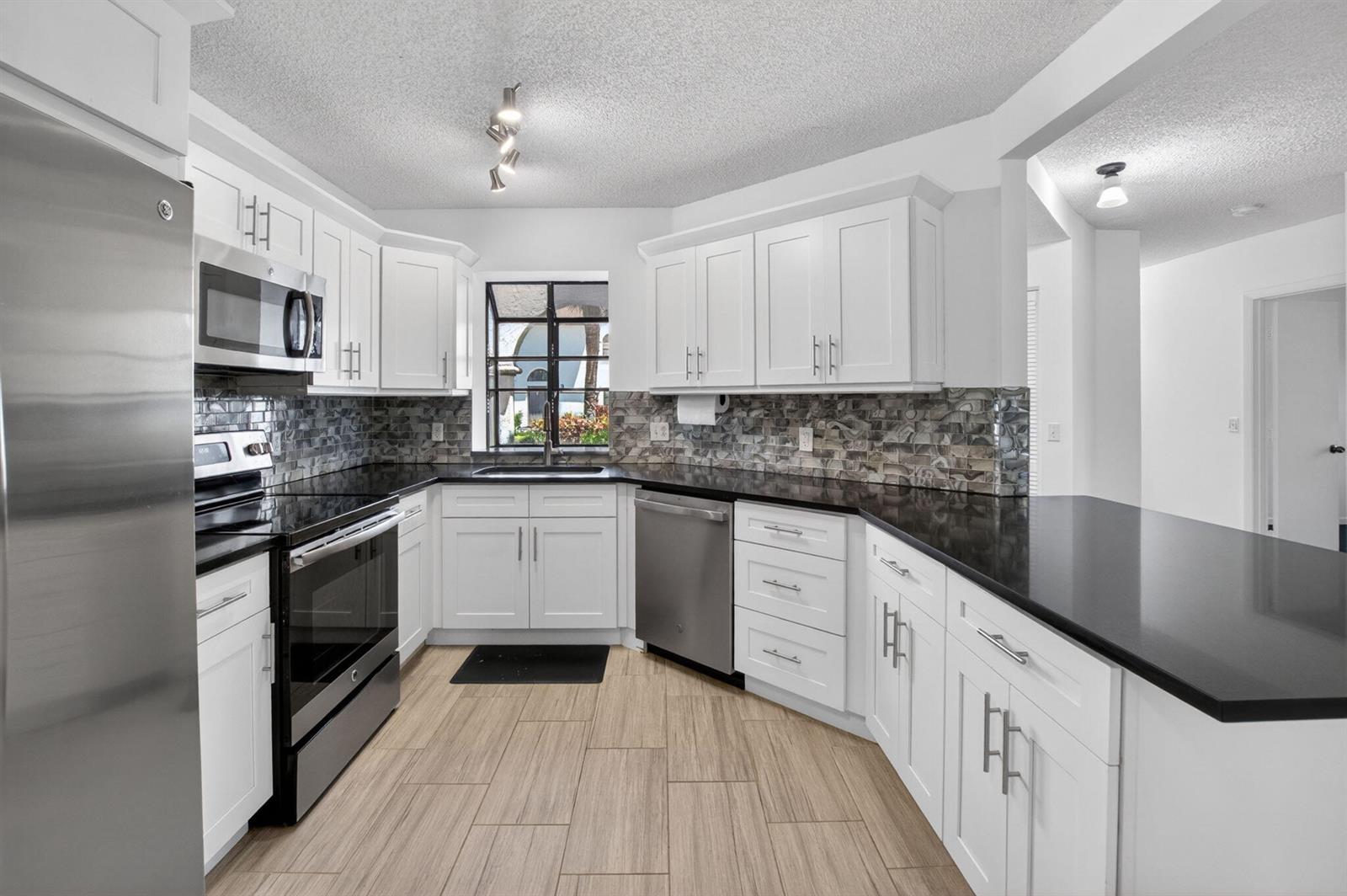 5259 Europa Drive # D, Boynton Beach FL 33437