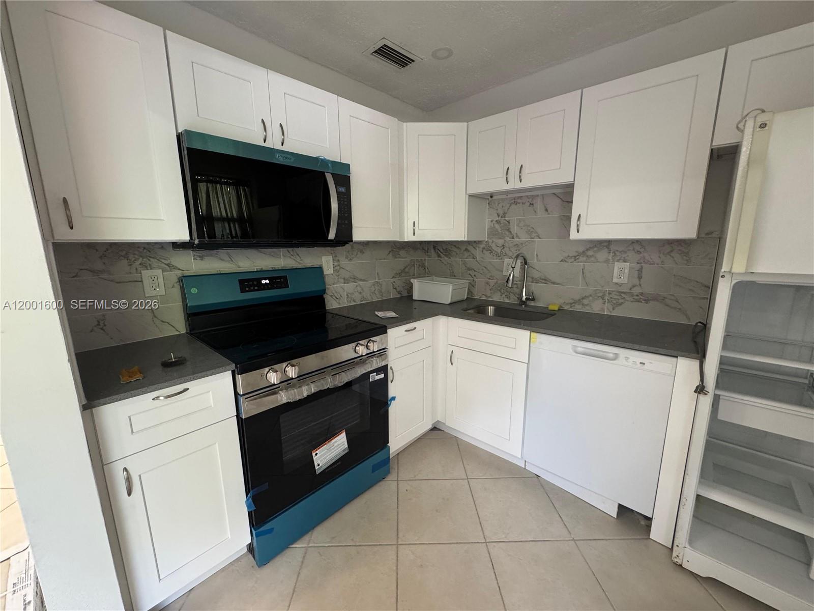 700 Layne Blvd # 115, Hallandale Beach FL 33009