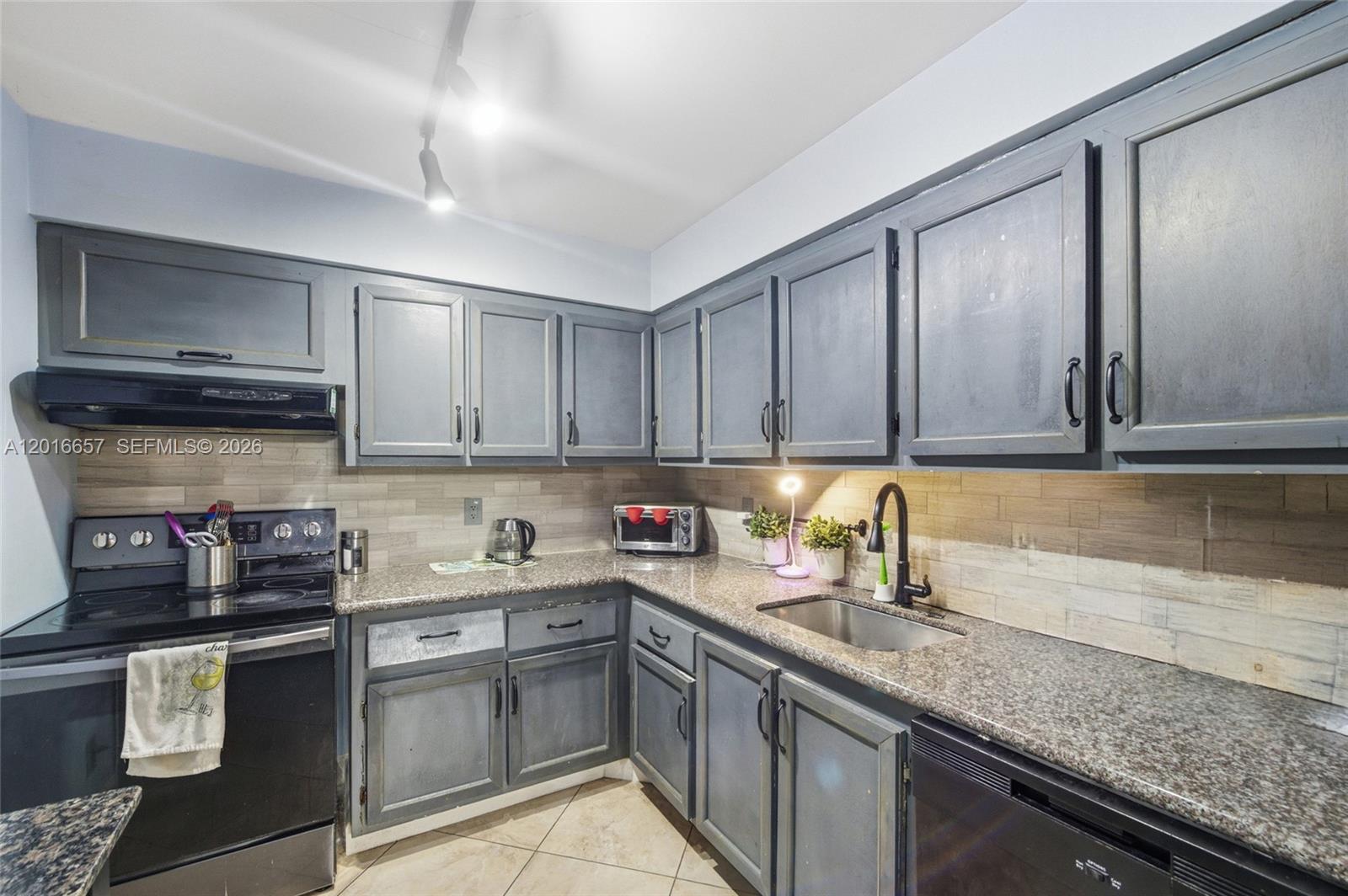 6195 Rock Island Rd # 511, Tamarac FL 33319