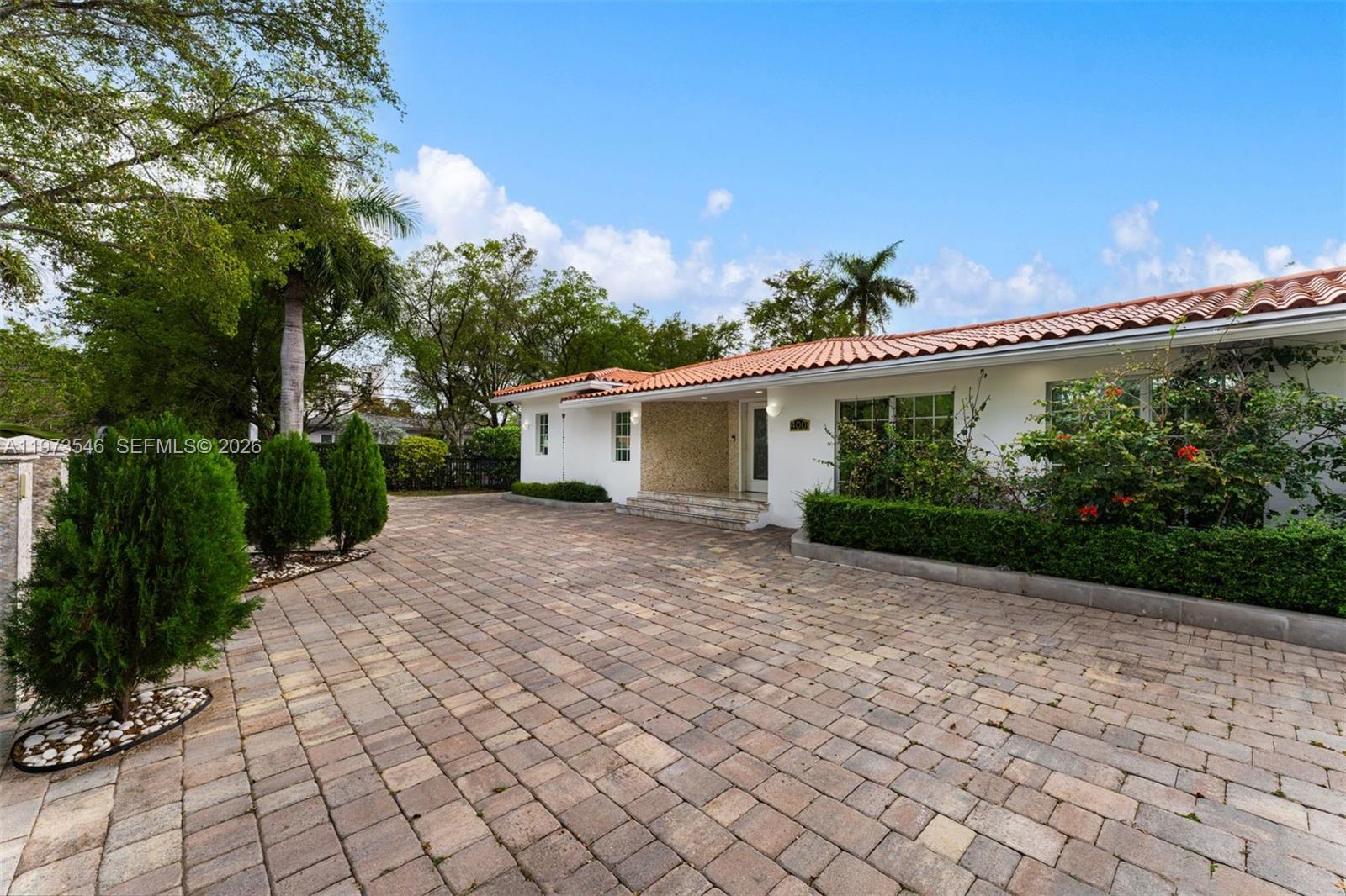 400 SW 24th Rd, Miami FL 33129