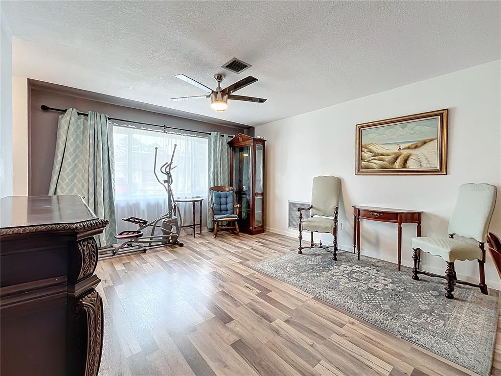 8330 VENDOME BOULEVARD N, PINELLAS PARK, FL — photo 5 of 30