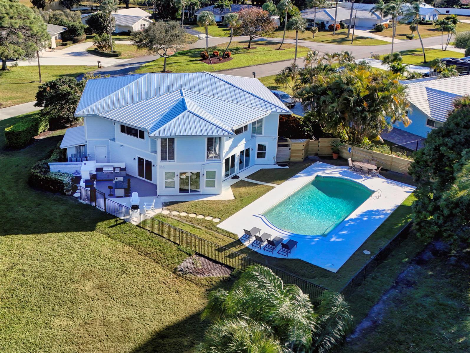 10355 Seagrape Way, Palm Beach Gardens FL 33418