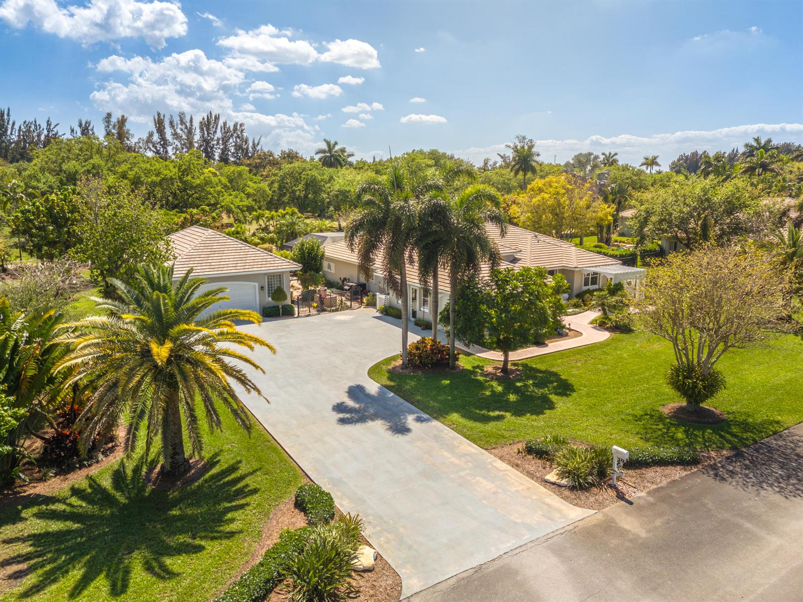 5970 SW 55th Street, Davie FL 33314