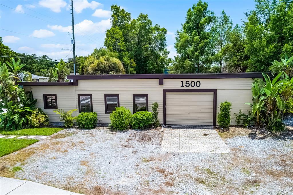 1500 W PRINCETON STREET