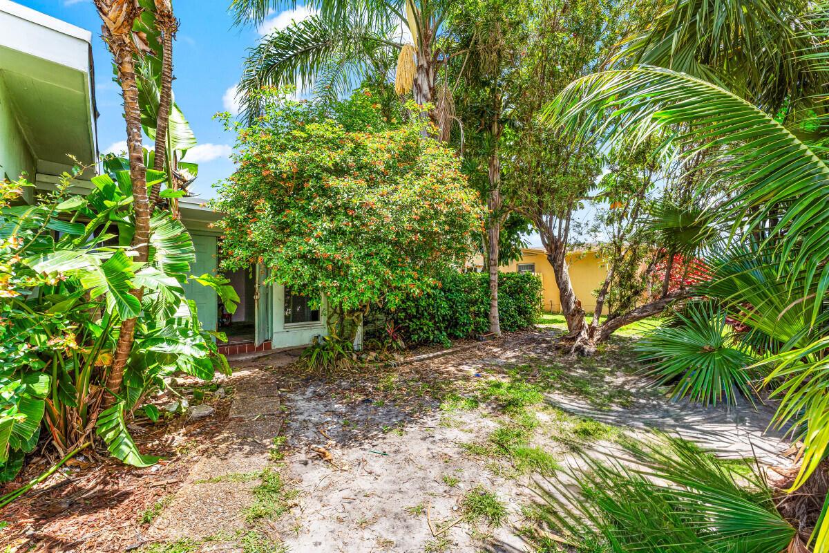 8961 Sunset Strip, Sunrise FL 33322