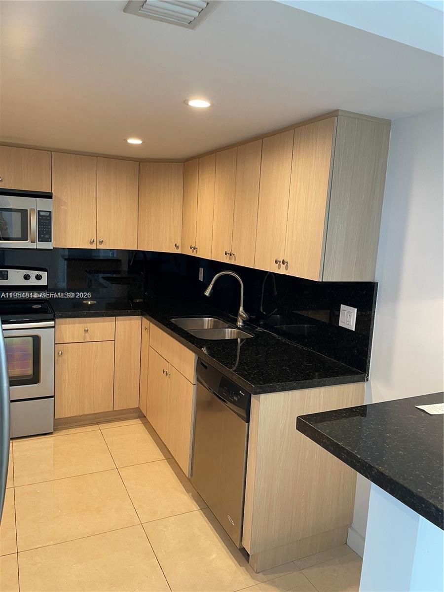 13155 Ixora Ct # 901, North Miami FL 33181