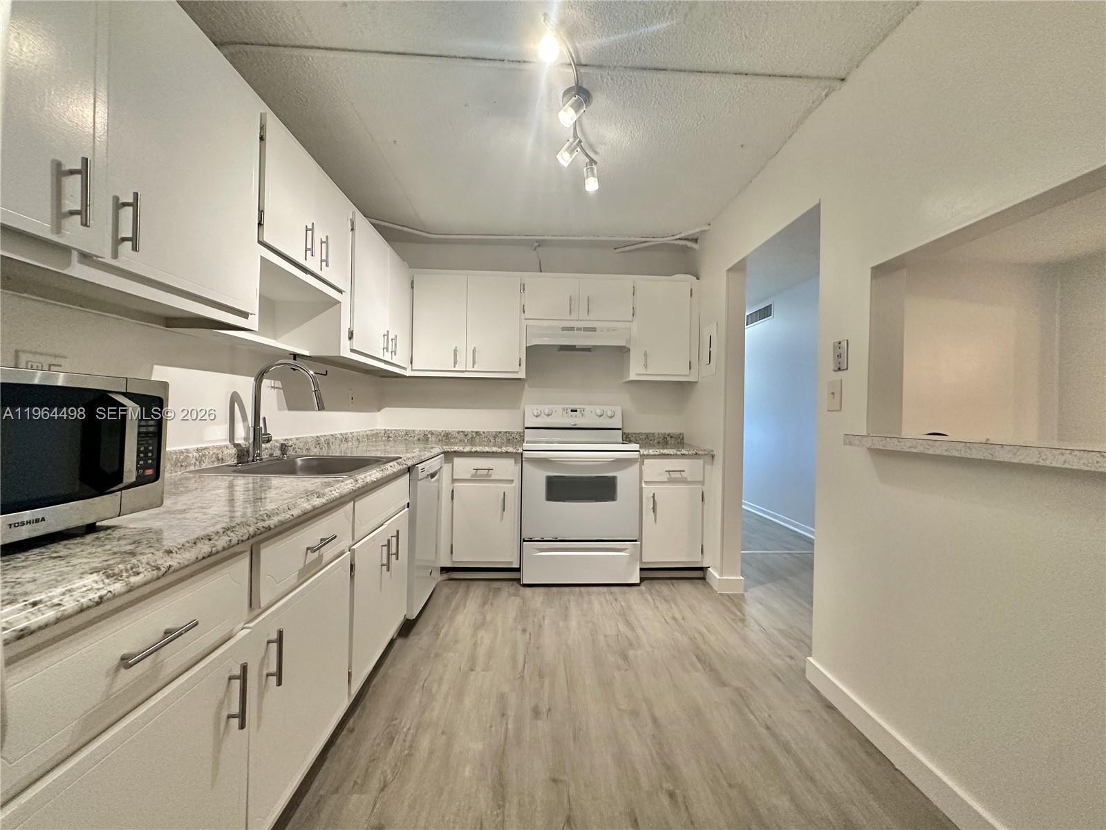 1470 NE 125th Ter # 210, North Miami FL 33161