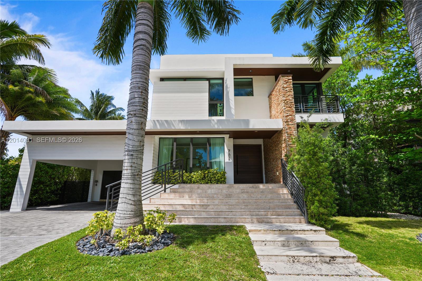 762 Fernwood Rd, Key Biscayne FL 33149