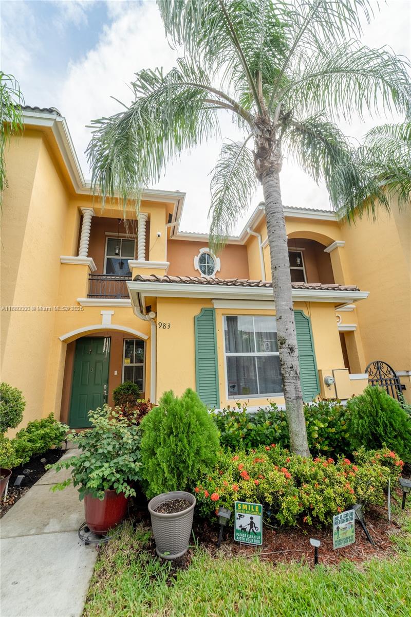 983 NE 42nd Pl, Homestead FL 33033