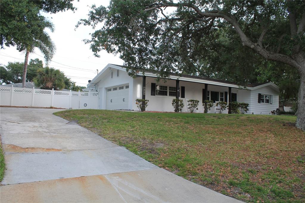 863 BAY BREEZE TERRACE, LARGO, FL — photo 4 of 30