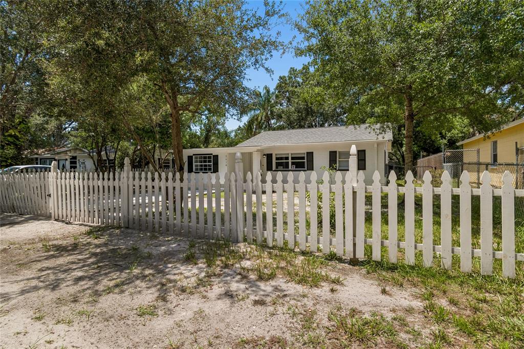 1614 E MAPLE AVENUE, TAMPA, FL — photo 5 of 30