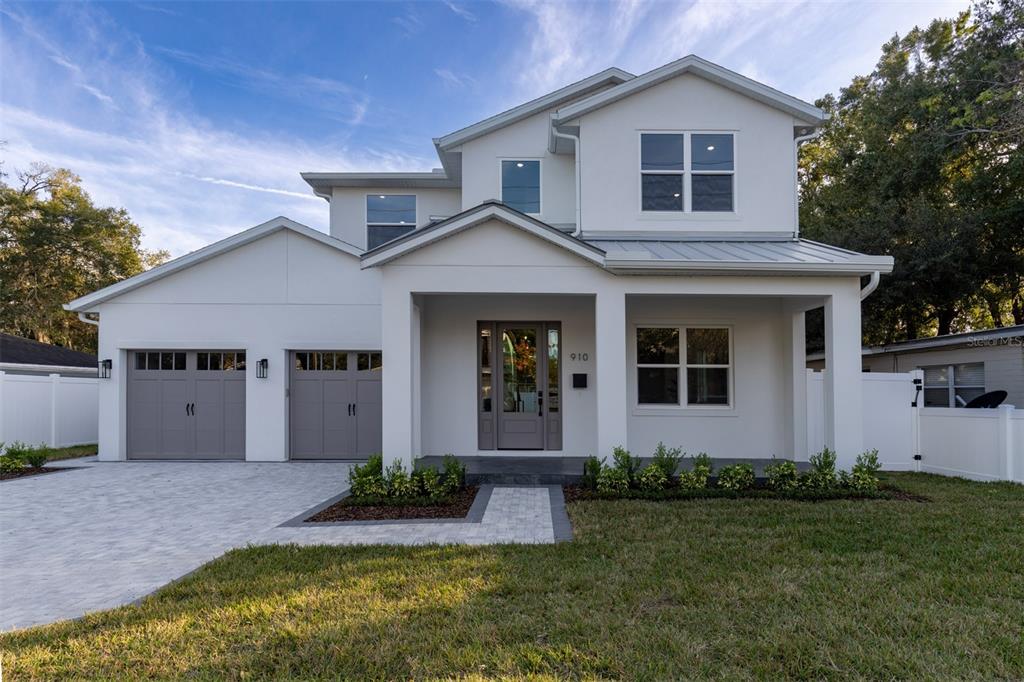 910 GOLFVIEW STREET