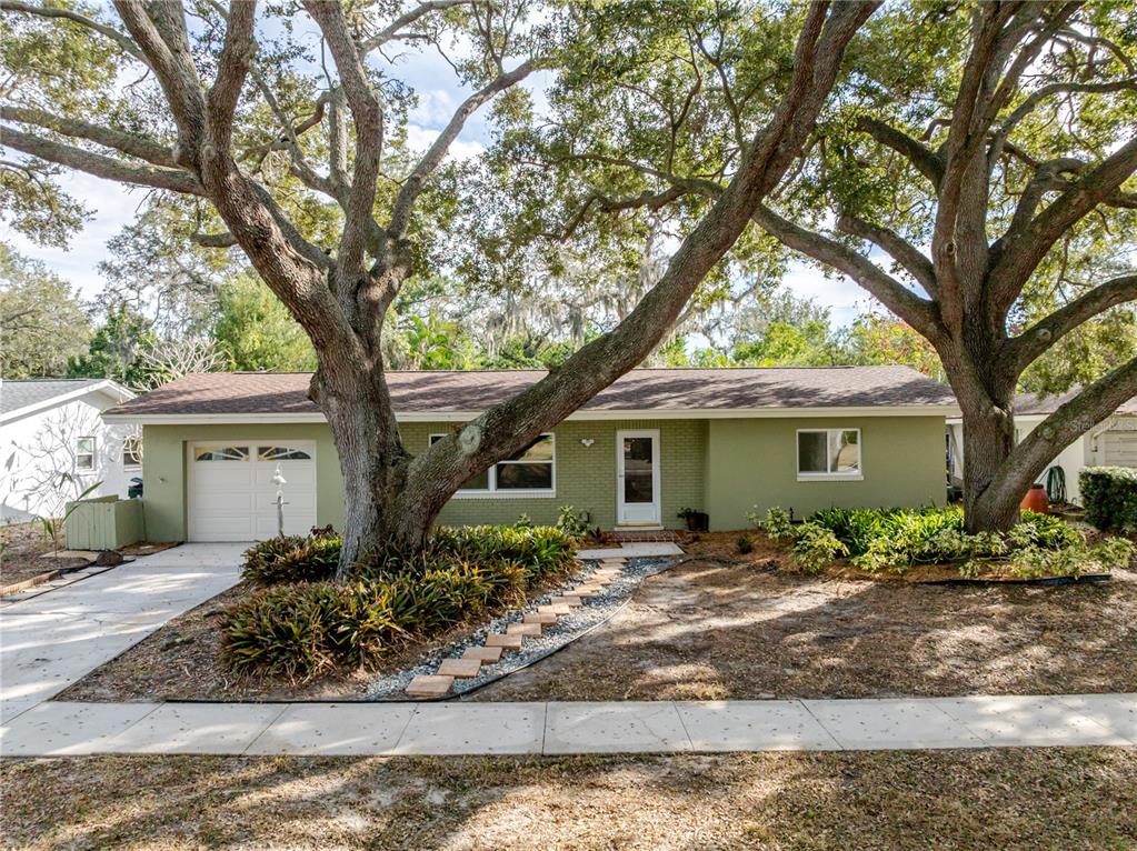 1721 WOODRIDGE DRIVE