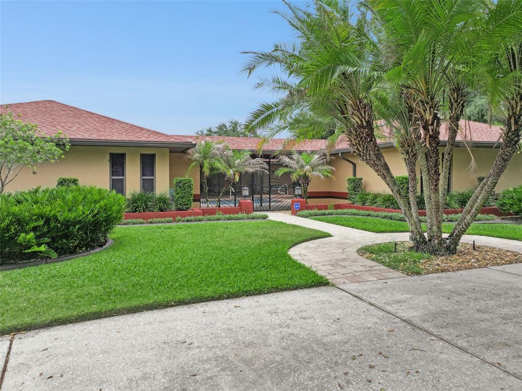 1041 COUNTRY LAKE CIRCLE