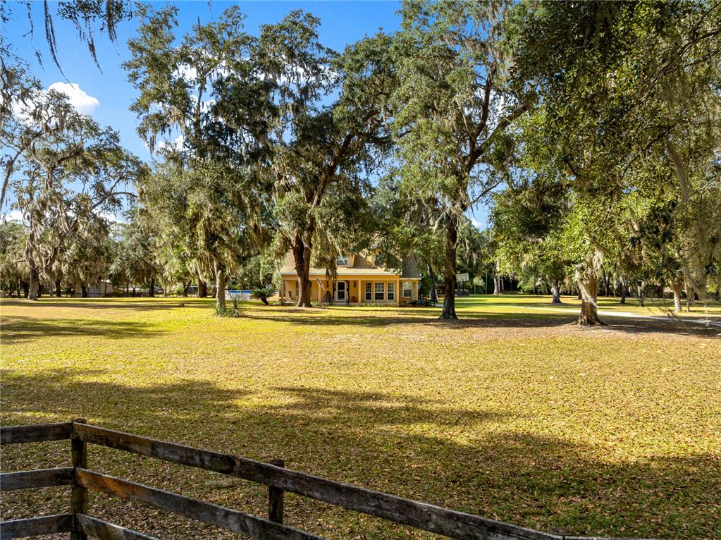 13850 NE 47TH AVENUE, ANTHONY, FL — photo 4 of 30