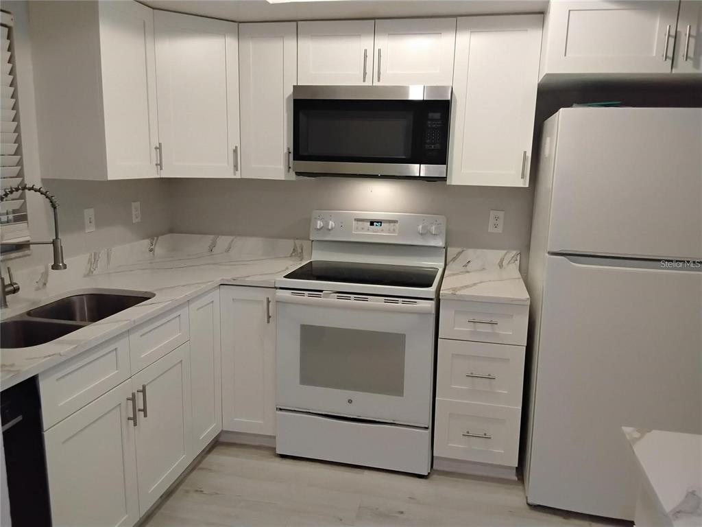 1100 E BAY DRIVE UNIT 82, LARGO, FL — photo 3 of 19