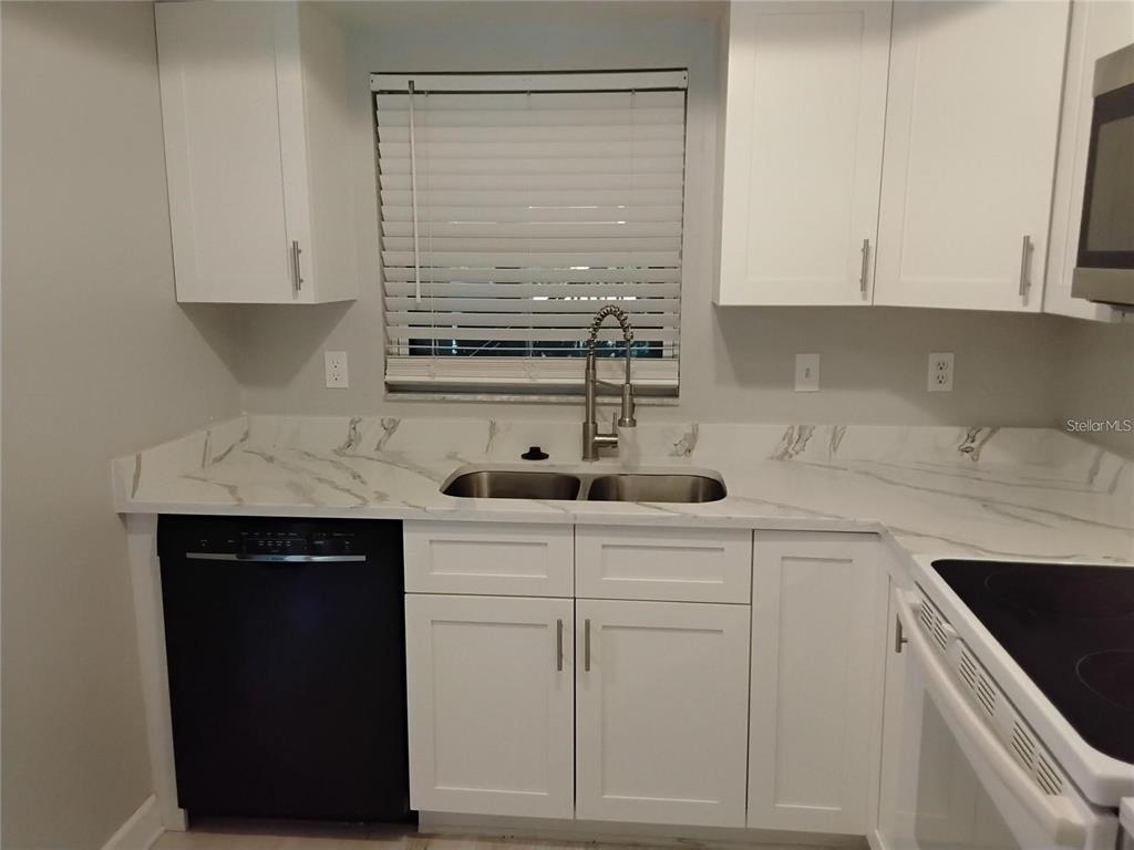 1100 E BAY DRIVE UNIT 82, LARGO, FL — photo 4 of 19