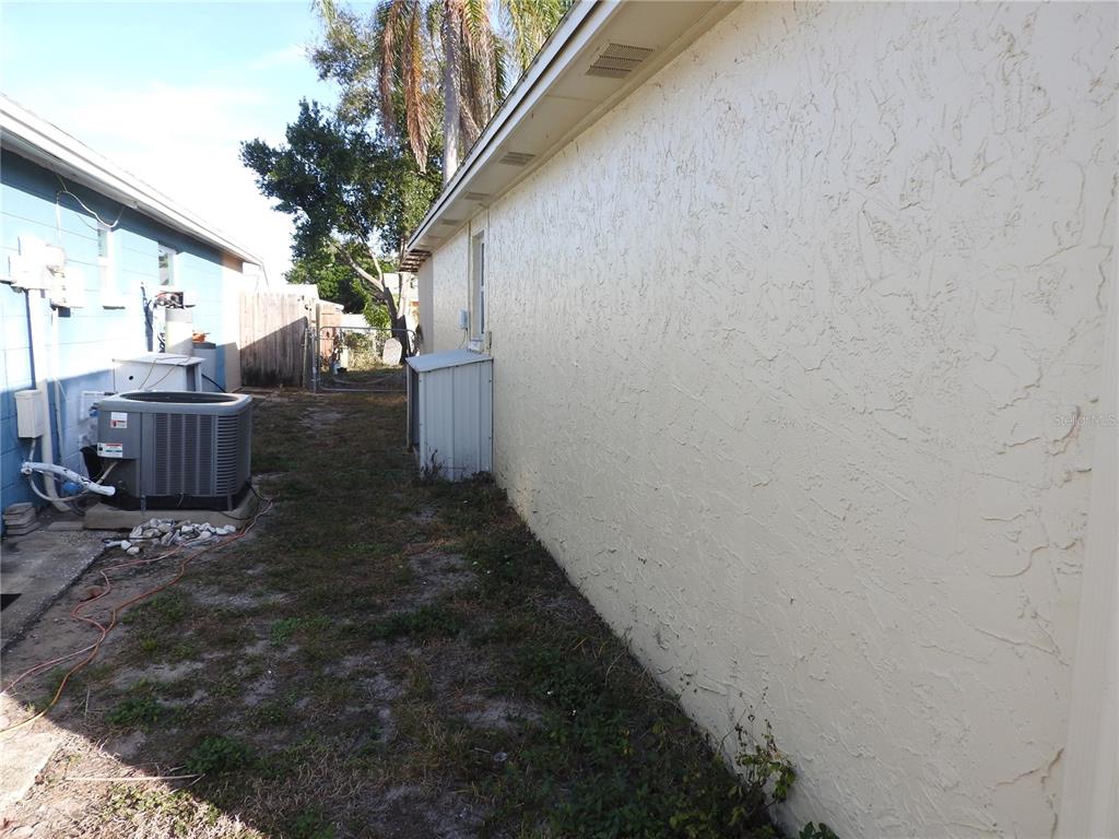 1324 VIKING DRIVE, HOLIDAY, FL — photo 4 of 30