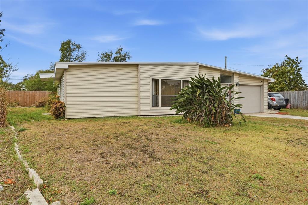 1709 CARNEGIE CIRCLE, TAMPA, FL — photo 2 of 27