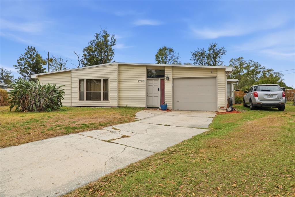 1709 CARNEGIE CIRCLE, TAMPA, FL — photo 3 of 27