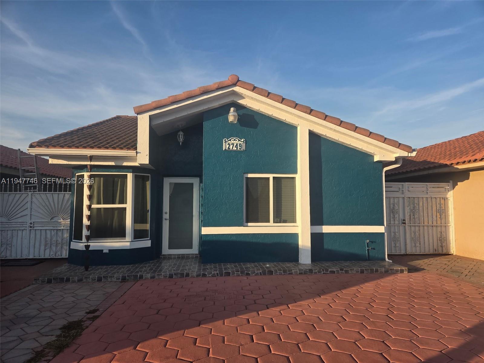 2749 W 73rd Pl, Hialeah FL 33016