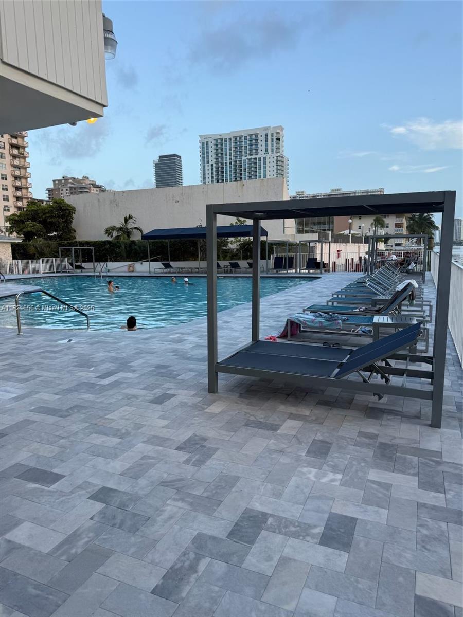 1833 S Ocean Dr # 305, Hallandale Beach FL 33009