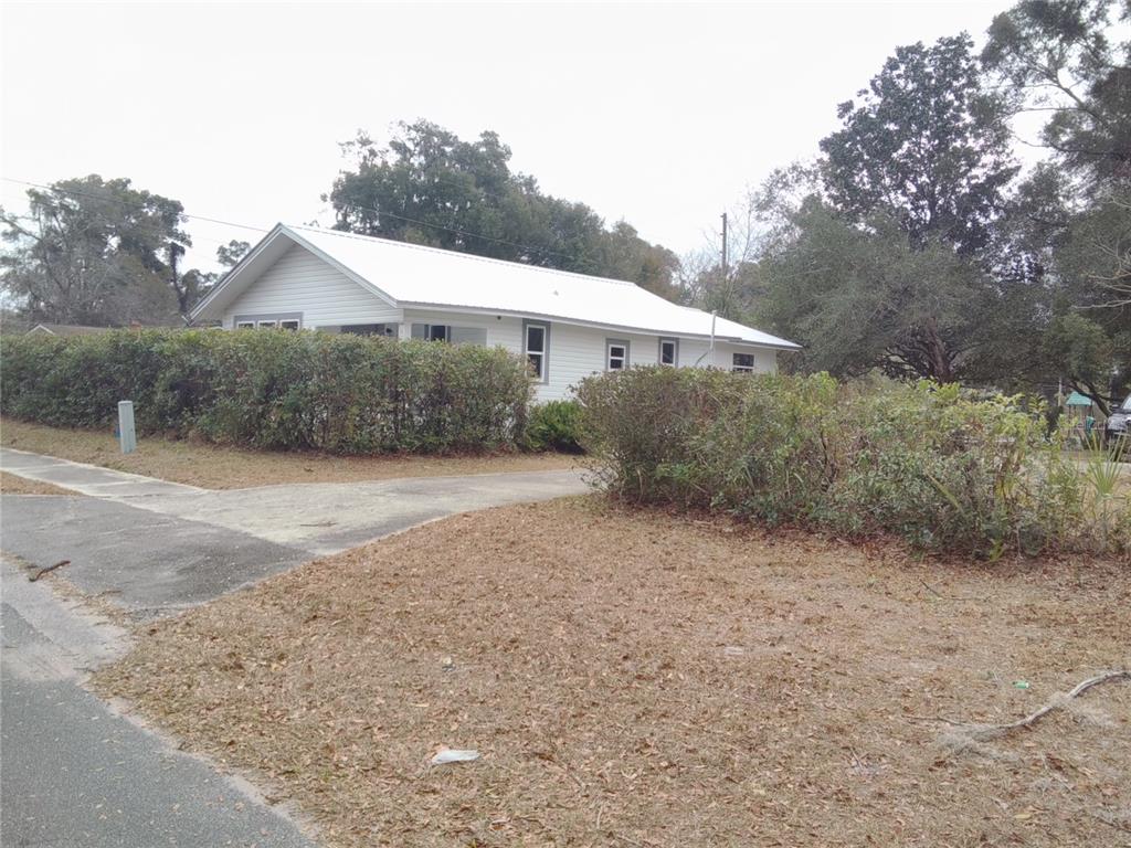 624 E HOWRY AVENUE