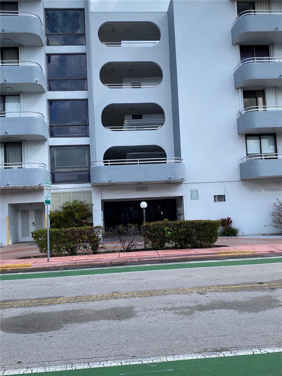 8201 Byron Ave # 405, Miami Beach FL 33141