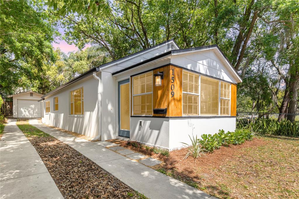 1509 E GORE STREET