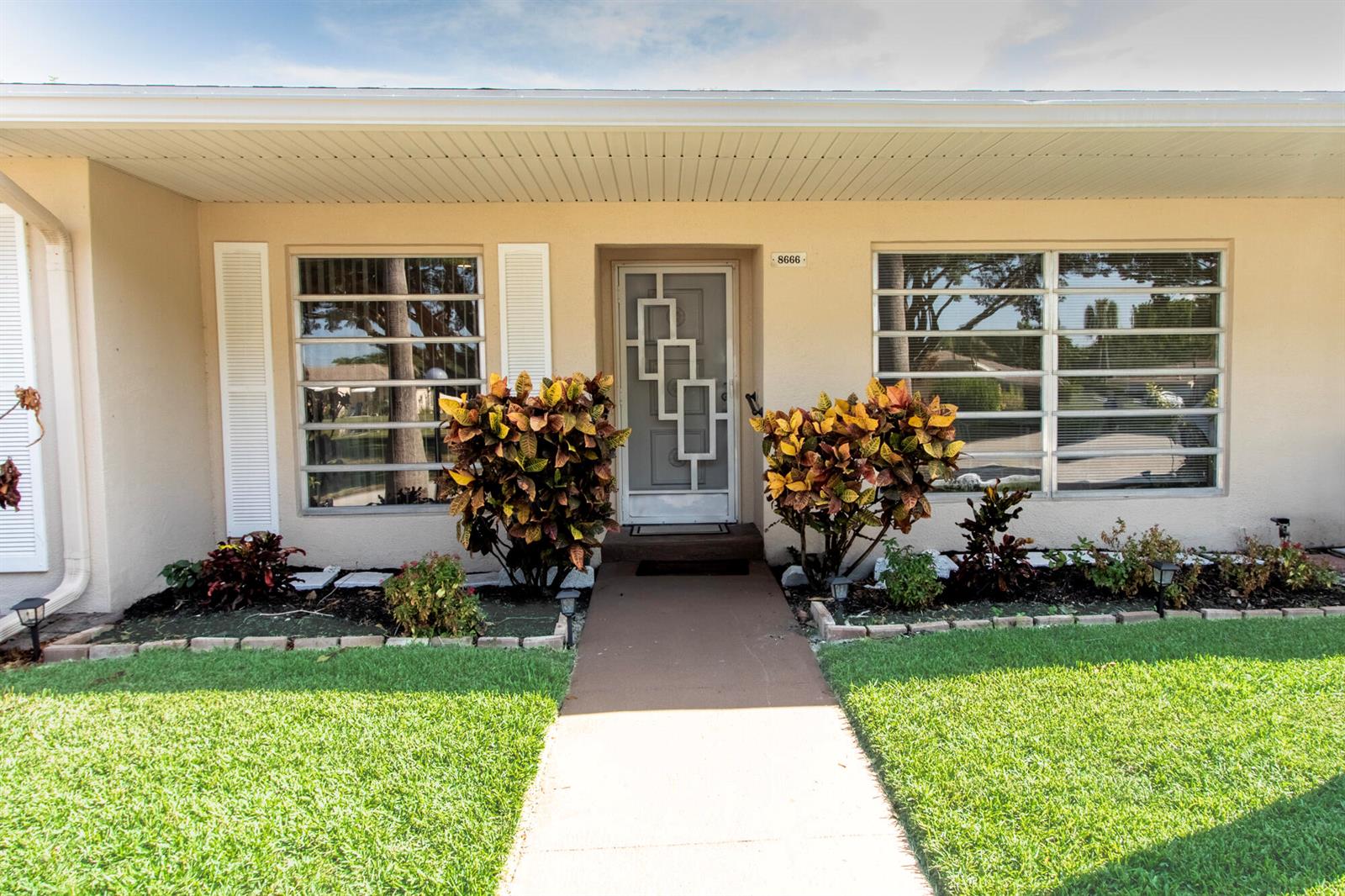 8666 Bella Vista Drive # 111, Boca Raton FL 33433