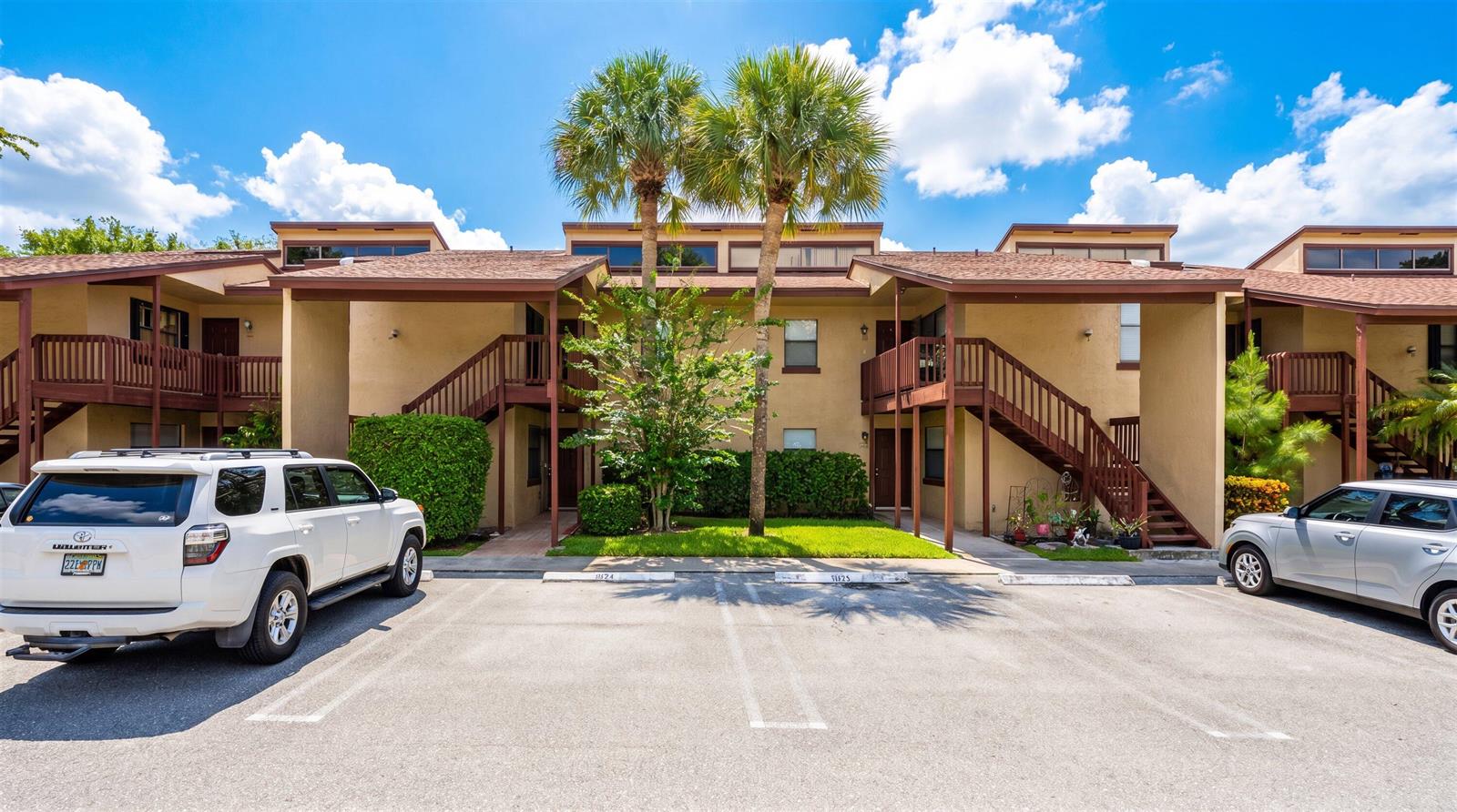 1303 Lakeview E, Royal Palm Beach FL 33411