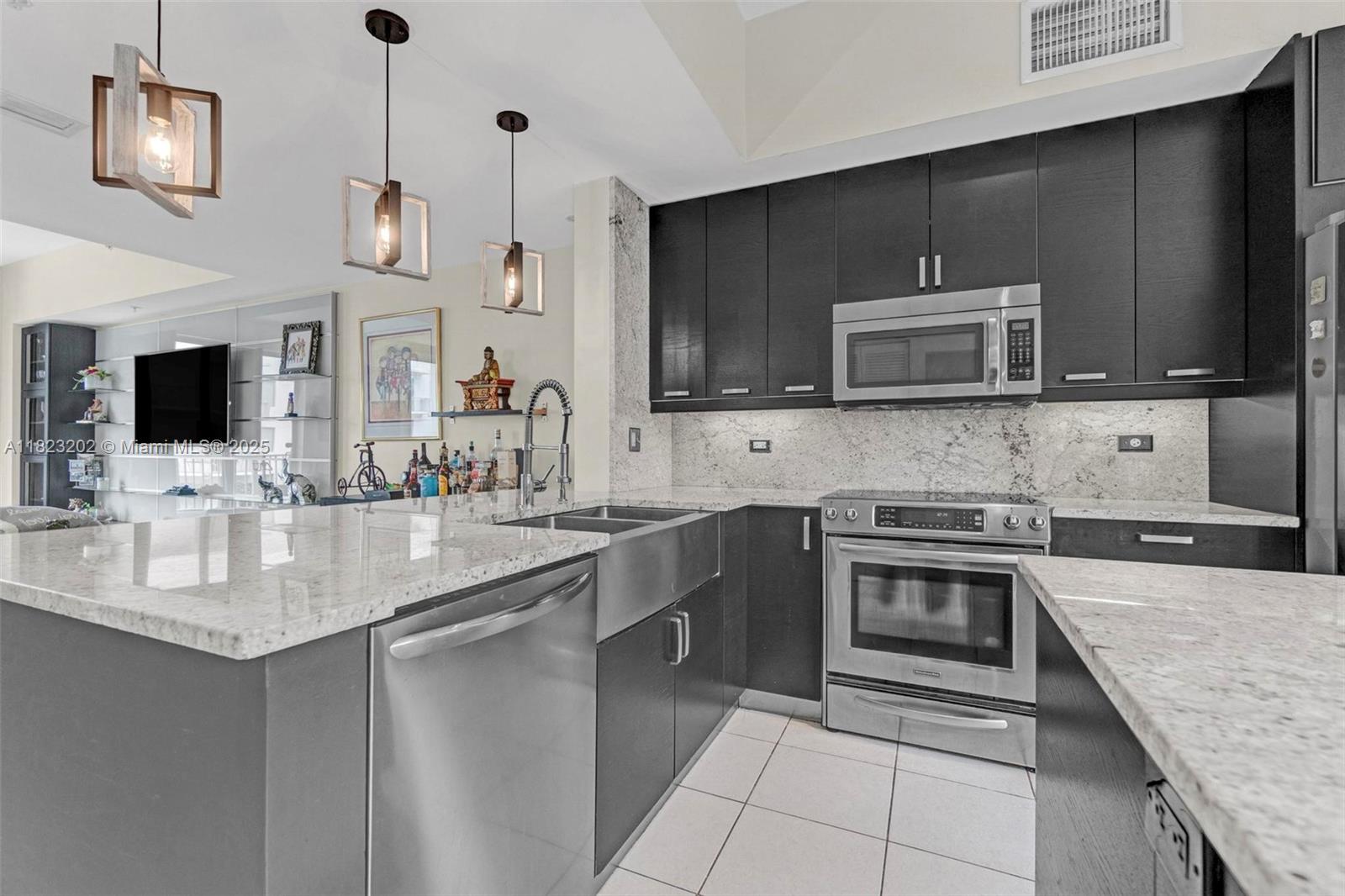 2138 Van Buren St # 605, Hollywood FL 33020