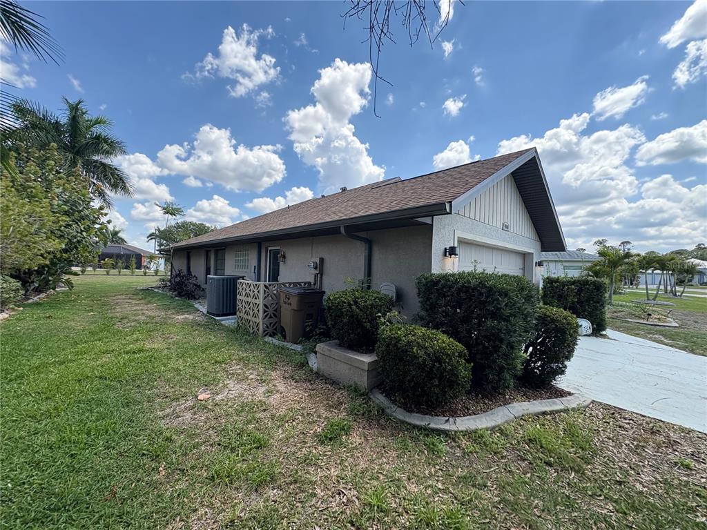 7540 COCO PLUM, PUNTA GORDA, FL — photo 2 of 30