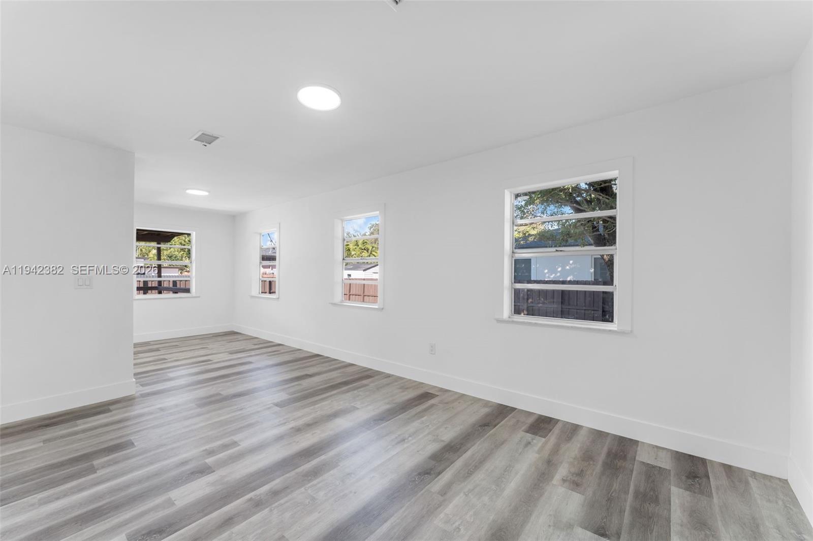 358 Pine Ct, Miami Springs FL 33166