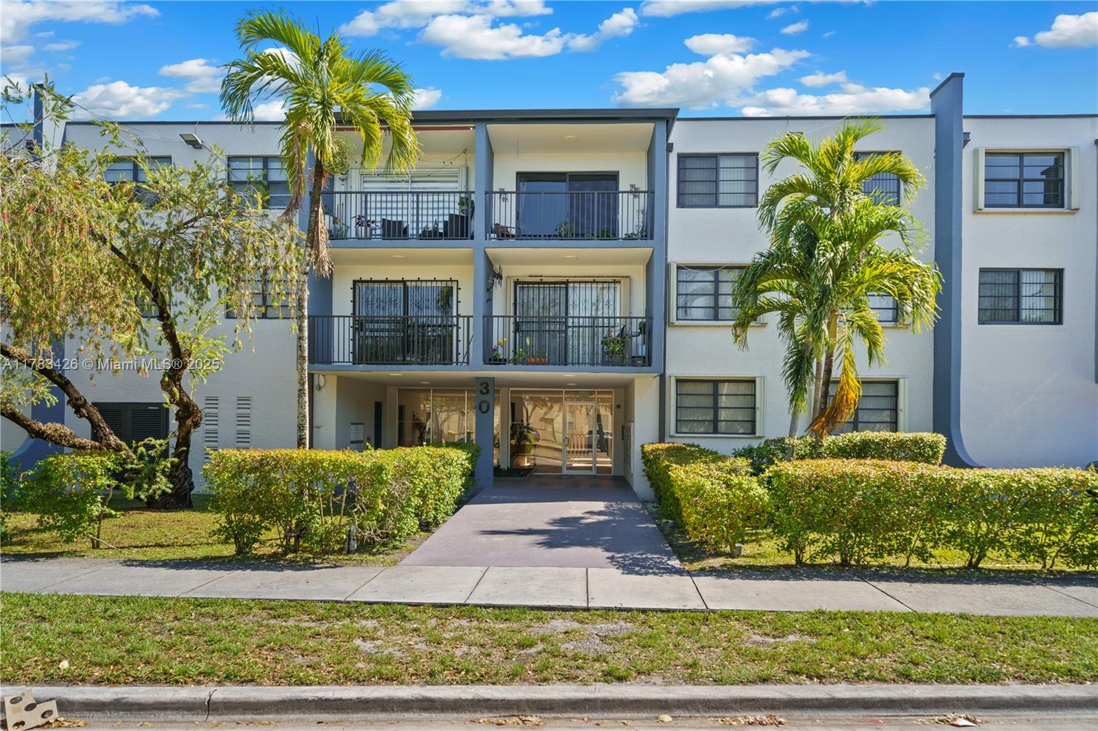 30 E 39th St # 321, Hialeah FL 33013