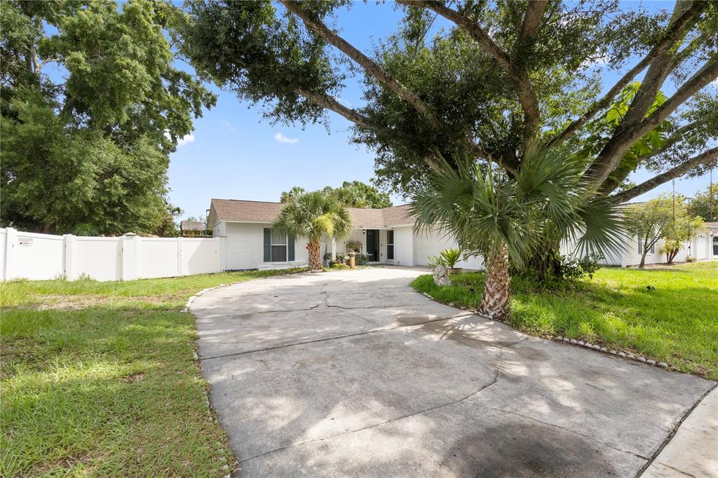7529 ARMAND CIRCLE, TAMPA, FL — photo 3 of 30