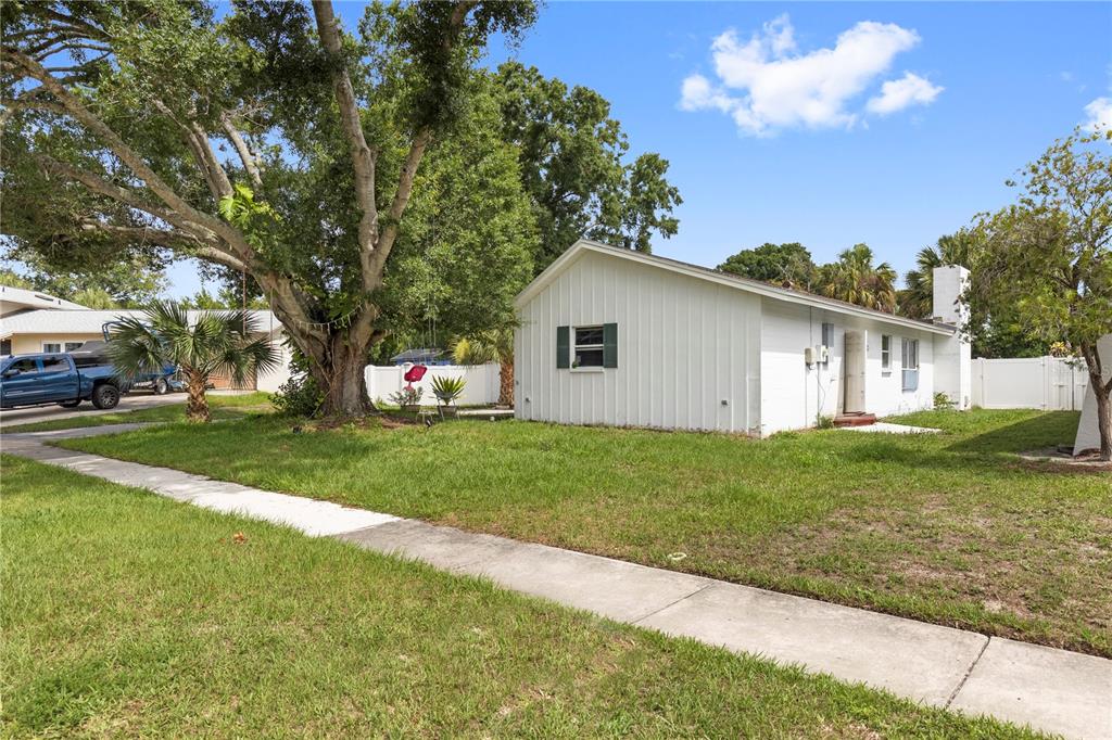 7529 ARMAND CIRCLE, TAMPA, FL — photo 4 of 30