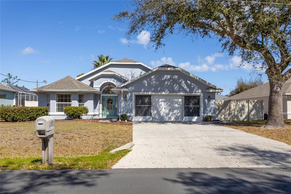 11 FAIRCASTLE LANE