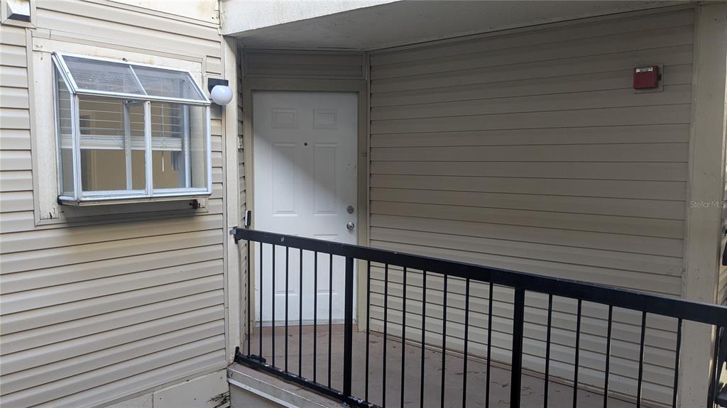 1948 LAKE ATRIUMS CIRCLE UNIT 120