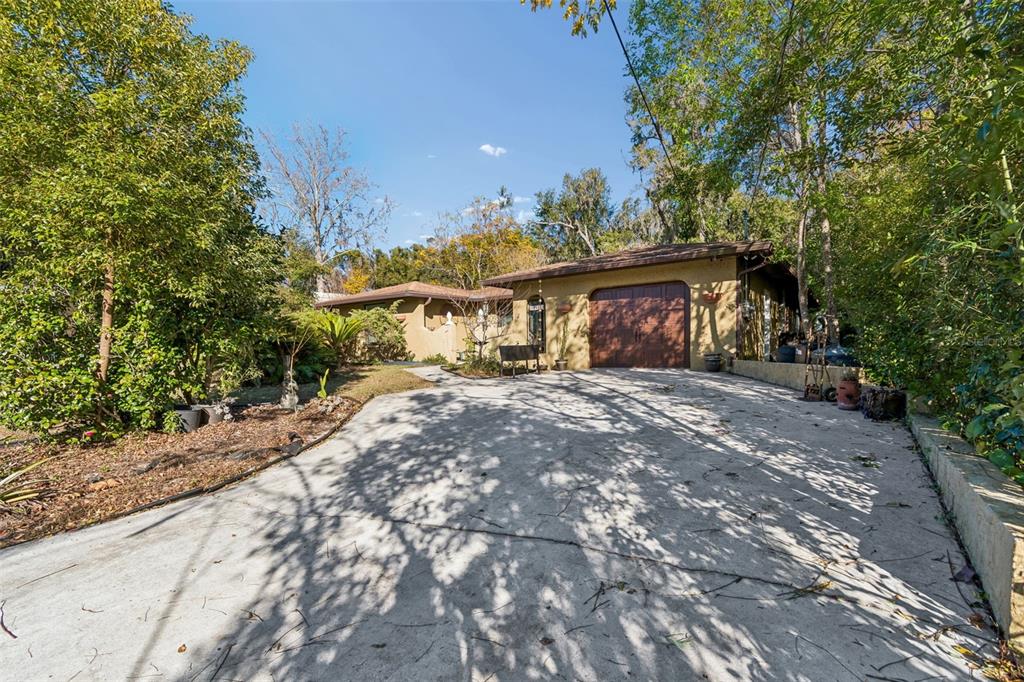 11600 MEADOWLANE DRIVE