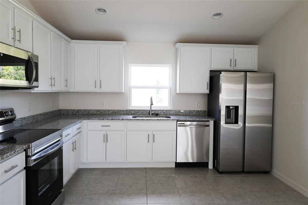 89 W CENTRAL AVENUE, WEBSTER, FL — photo 3 of 23