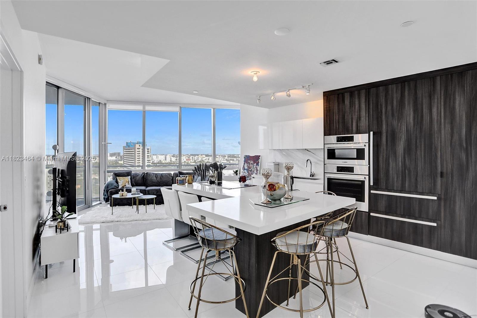 851 NE 1st Ave # 2204, Miami FL 33132