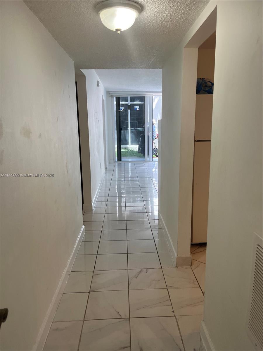 10000 NW 80th ct # 2151, Hialeah Gardens FL 33016