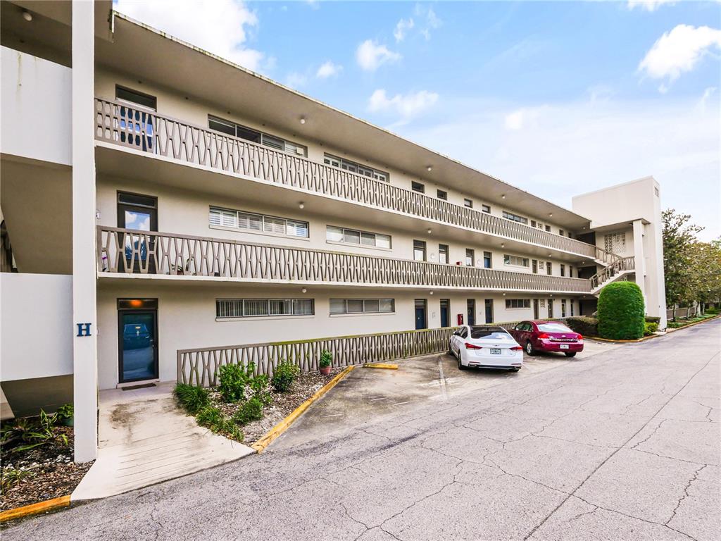 700 MELROSE AVENUE UNIT H4