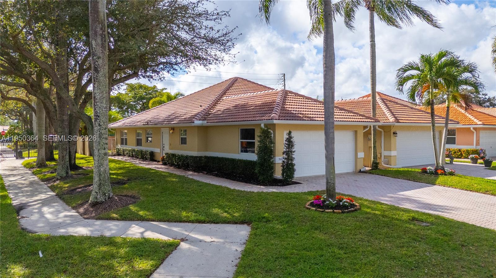 5561 Grande Palm Cir, Delray Beach FL 33484
