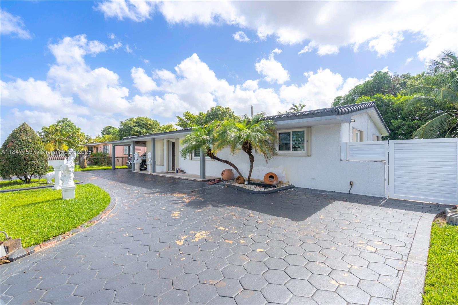 6975 W 10th Ct, Hialeah FL 33014