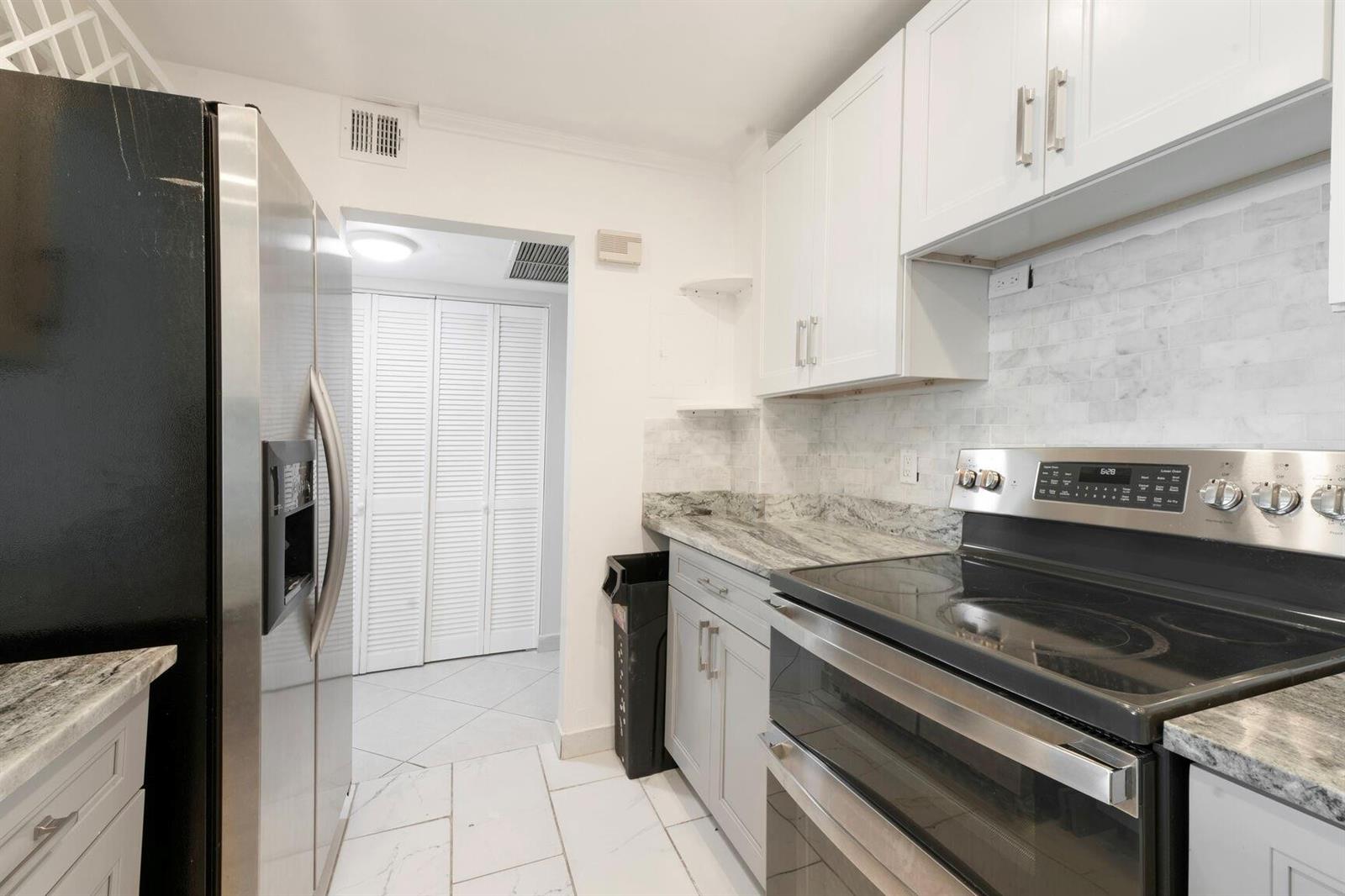 3800 N Hills Drive # 402, Hollywood FL 33021