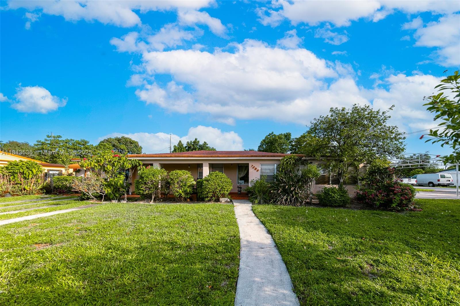 7280 SW 9th St, Miami FL 33144