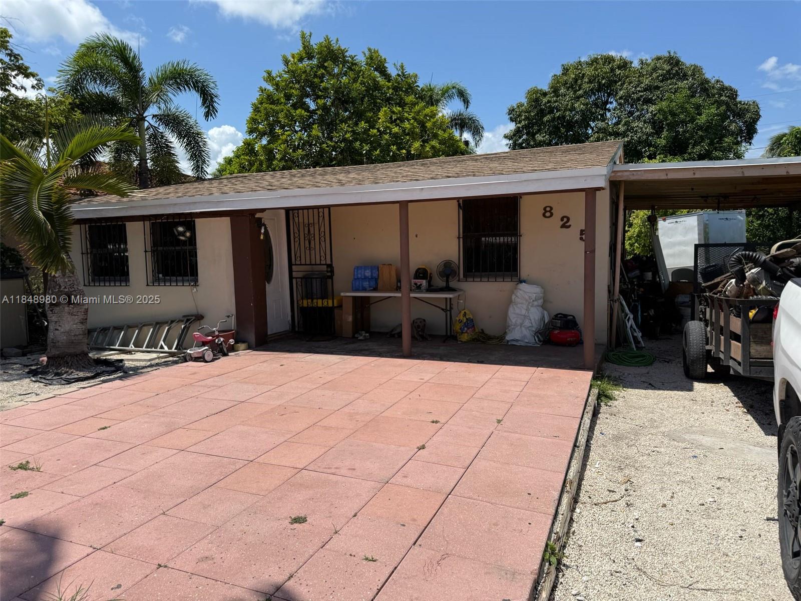825 NE 12th St, Homestead FL 33030