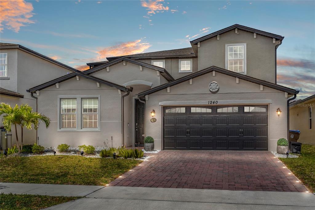 1240 LONE PALM WAY